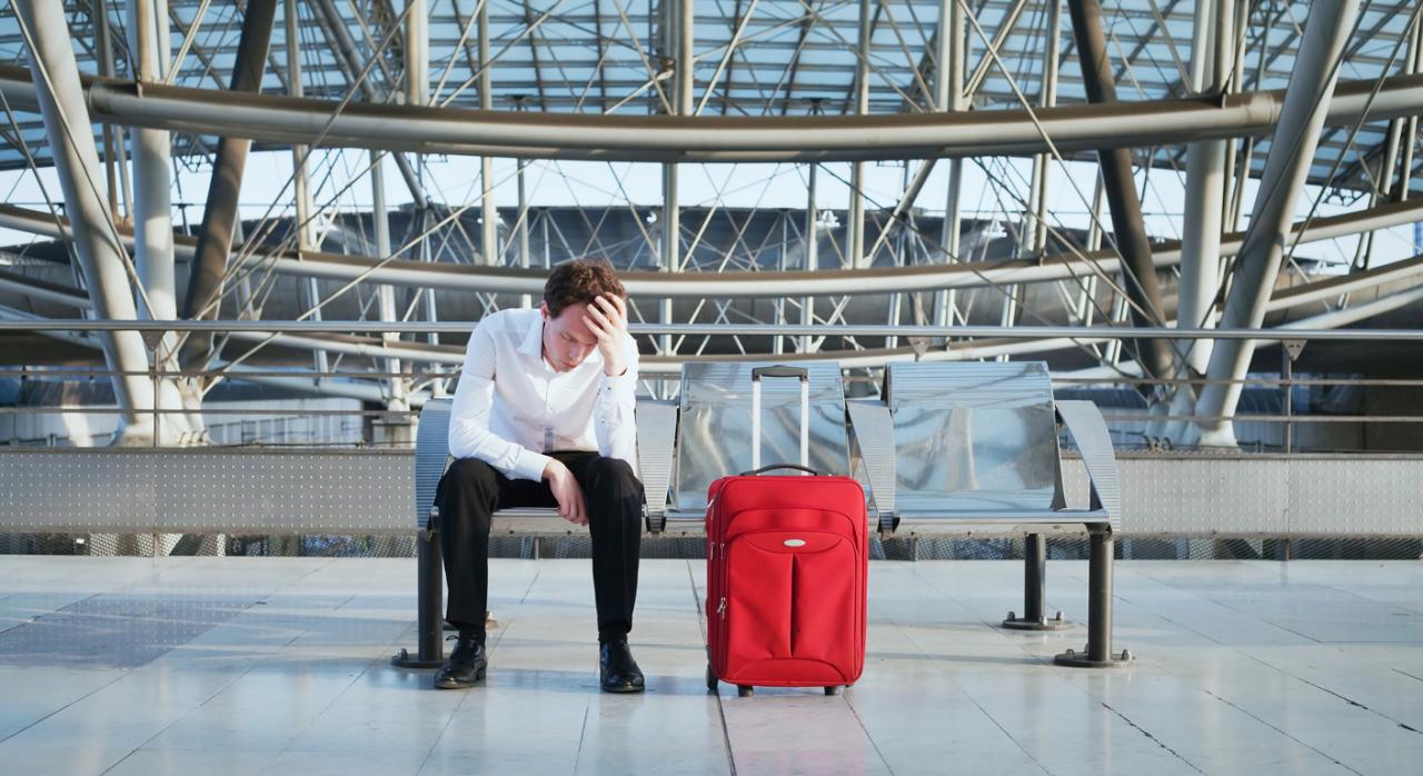 Compensación en transporte aéreo  por gran retraso a vuelos con conexiones directas hacia un Estado tercero que hagan escala fuera de la UE